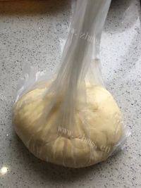 自制肉松面包卷做法图解4)