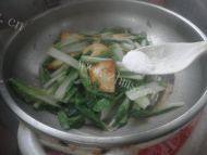 小白菜炒豆腐做法图解8)