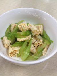 家常菜西芹拌腐竹