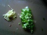 秀色可餐的胡萝卜土豆丝做法图解3)