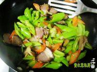 家常菜尖椒炒腊肉