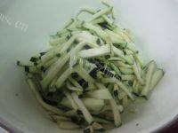 好吃的茄子鸡蛋饺子做法图解3)