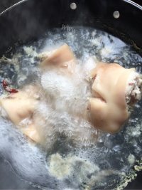 家常红焖猪脚圈做法图解2)