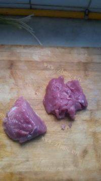 家常菜莴笋炒肉片做法图解1)
