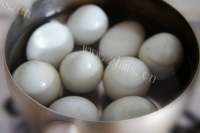 食欲满满的自制咸鸭蛋做法图解6)