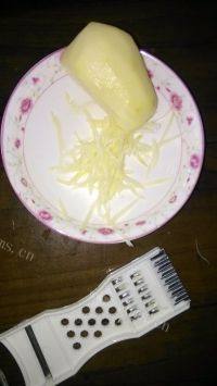 自制香煎土豆丝饼做法图解1)