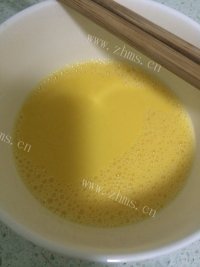 色泽鲜亮的西红柿鸡蛋汤做法图解1)