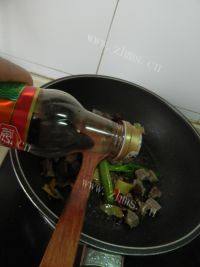 美味的白萝卜炖牛肉做法图解8)