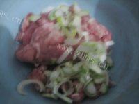 家常肉末鸡蛋饼做法图解1)