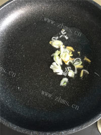 丝瓜炒鸡蛋做法图解5)