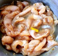 风味独特的中式墨西哥时蔬鸡柳卷做法图解4)