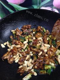 回味无穷的酱爆鸡丁