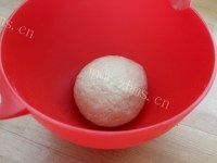 香甜豆沙枣泥菊花酥做法图解2)