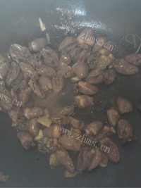 美味小米辣爆鸡心做法图解5)