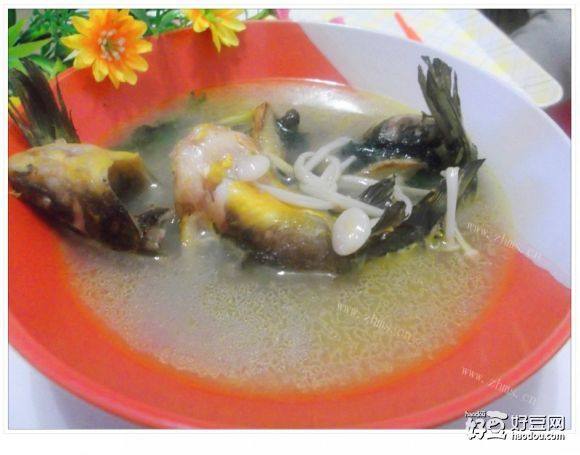 金针菇鱼汤