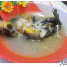 金针菇鱼汤
