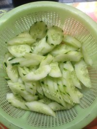 香气浓郁的黄瓜炒蛋做法图解3)