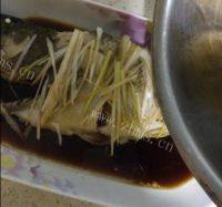 自制清蒸鲈鱼做法图解3)