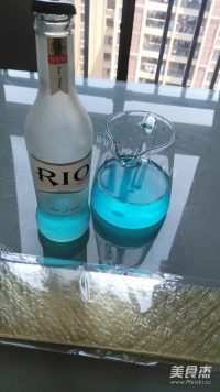 漂亮的鸡尾酒双层布丁做法图解4)
