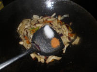 家常菜辣椒炒茄子