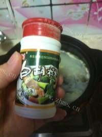 美味的新鲜草鱼汤做法图解5)
