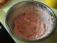 草莓奶油蛋糕卷的做法图解三