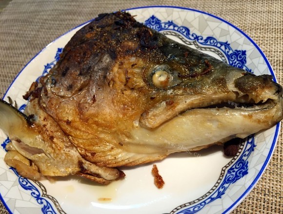 家常香煎三文鱼头