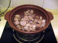 家常菜牛肉炖萝卜做法图解6)