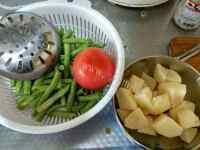 家常菜土豆烧豆角做法图解1)