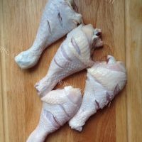 玉盘珍馐的酱香鸡腿的做法图解三