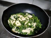 韭菜炒鸡蛋做法图解6)
