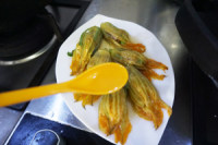 美味的酿南瓜花