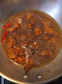垂涎欲滴的鸡肉炖土豆做法图解5)