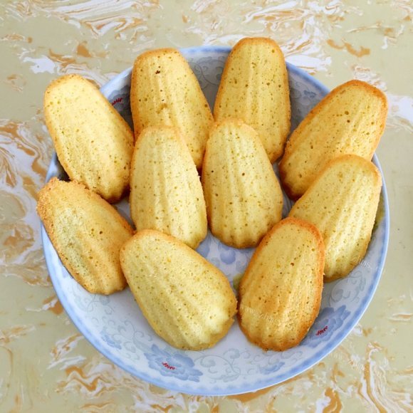 回味无穷的玛德琳蛋糕