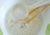 美味的自制电饭锅蛋糕做法图解3)