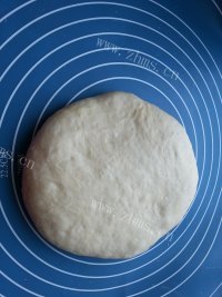 美味佳肴般的奶酪包做法图解6)