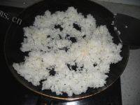 易做的虾仁炒饭做法图解3)
