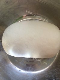 色泽鲜亮的豆沙包做法图解2)
