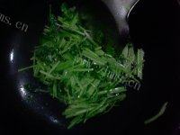 家常菜芹菜炒鸡杂做法图解6)