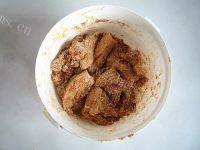 口感丰厚的土豆粉蒸肉做法图解7)
