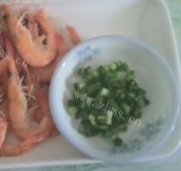 美味的白灼河虾做法图解5)