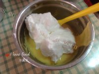 回味无穷的戚风蛋糕做法图解12)