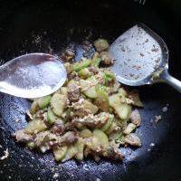 易做的角瓜炒蛤蜊肉的做法图解九
