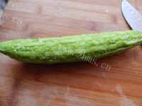 特色美食苦瓜炒鸡蛋做法图解1)