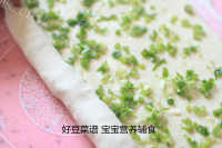自制香葱花卷做法图解7)