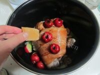 美味的山楂炖蹄髈做法图解6)
