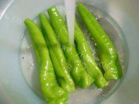 口感饱满的虎皮尖椒做法图解2)