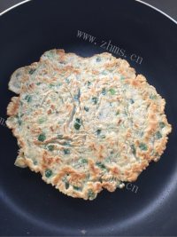 自制韭菜虾仁煎饼做法图解6)