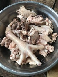 妈妈做的板栗烧鸡做法图解1)