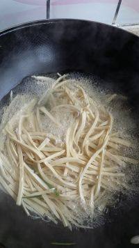 #爱美食#韭菜拌干丝做法图解4)